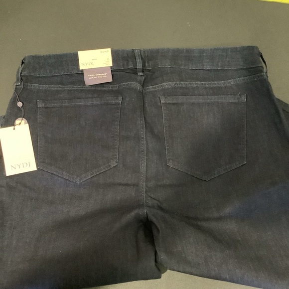 NYDJ PETITE Cool Embrace Capri Double Snap Side Slit Dark Rinse 3LM05.10 - Picture 7 of 12